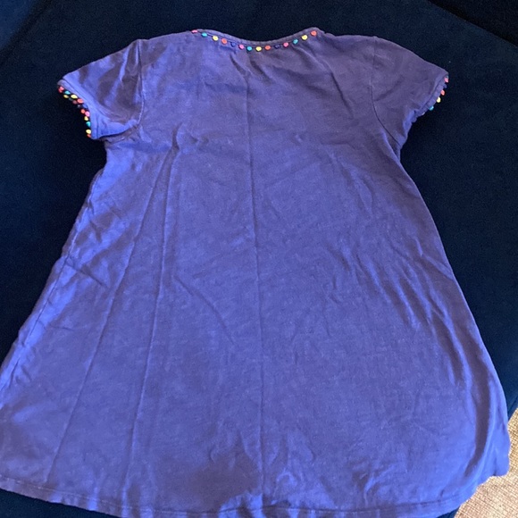 Boden tunic top with edging detail and button shoulder closure - Picture 6 of 6